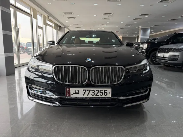 صورة 2018 بي إم دبليو الفئة السابعة 730Li