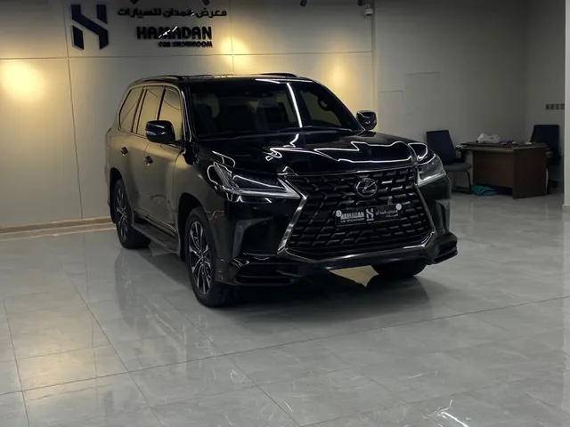 صورة 2021 لكزس LX 570 بلاك ايديشن