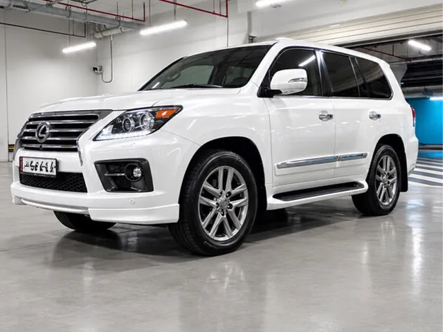 صورة 2015 لكزس LX 570 S