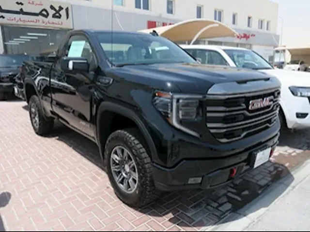 صورة 2024 جي إم سي سييرا 1500 AT4