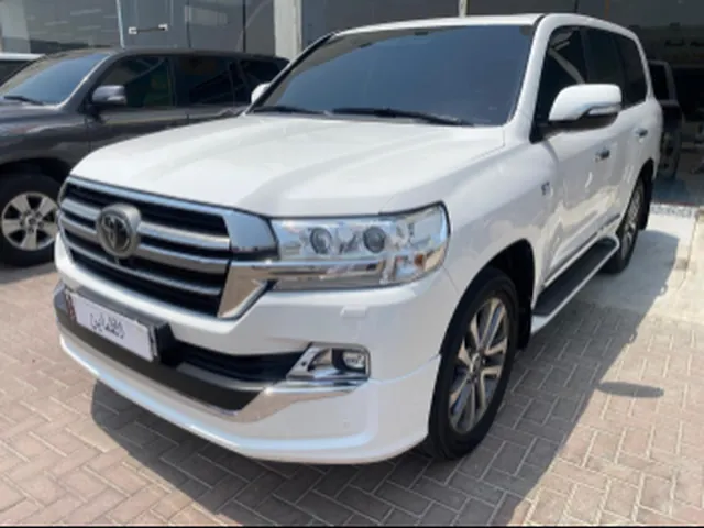 صورة 2019 تويوتا لاند كروزر VXR