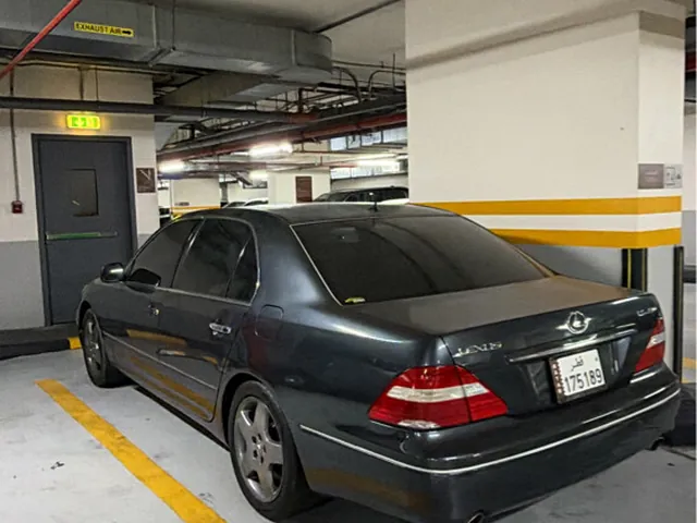 Photo of 2004 Lexus LS 430