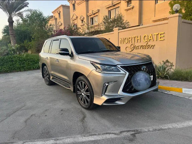 صورة 2016 لكزس LX 570 S