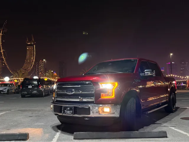 صورة 2015 فورد F-150 لاريات