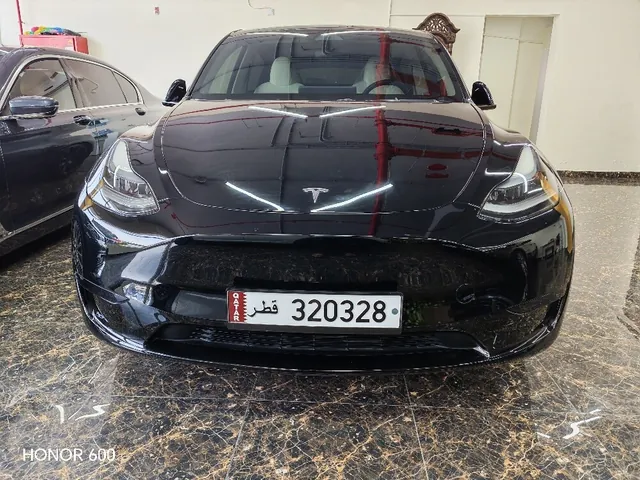 صورة 2024 تيسلا Model Y