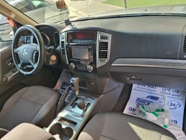 صورة 2018 ميتسوبيشي باجيرو GLS