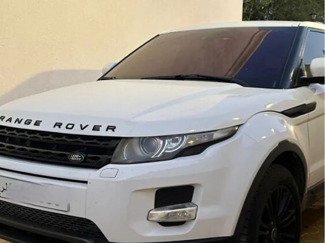صورة 2013 رنج روڤر إيفوك فيرست إيديشن