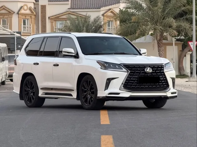 Photo of 2016 Lexus LX 570 Black Edition