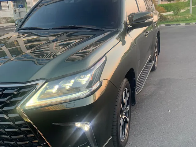 صورة 2021 لكزس LX 570 بلاك ايديشن