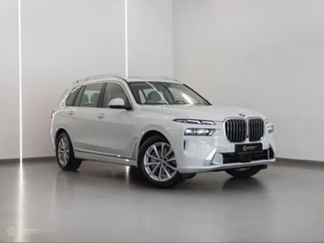 Photo of 2025 BMW X7 40i