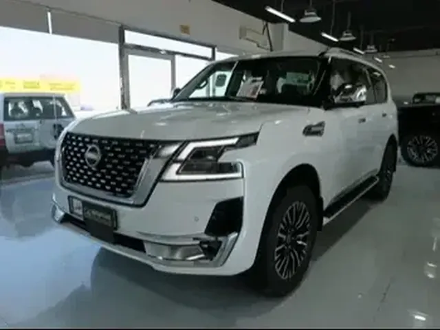 صورة 2023 نيسان باترول بلاتينيوم