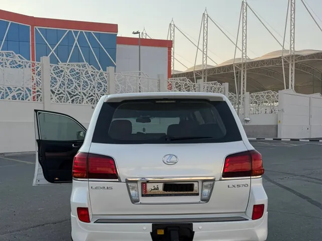 Photo of 2011 Lexus LX 570