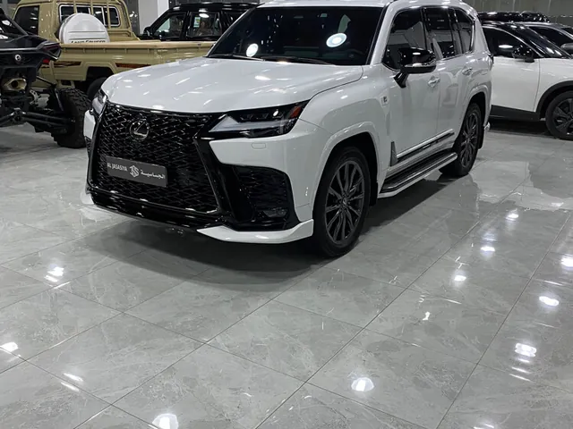 صورة 2025 لكزس LX 600 اف سبورت