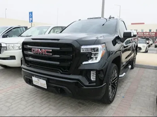 صورة 2021 جي إم سي سييرا 1500 إليفيشن