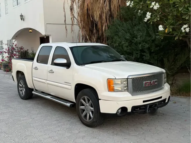 Photo of 2012 GMC Sierra 1500 Denali
