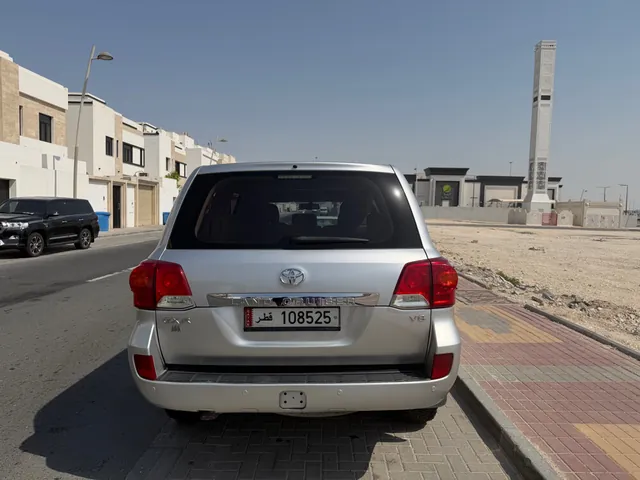 صورة 2012 تويوتا لاند كروزر GXR