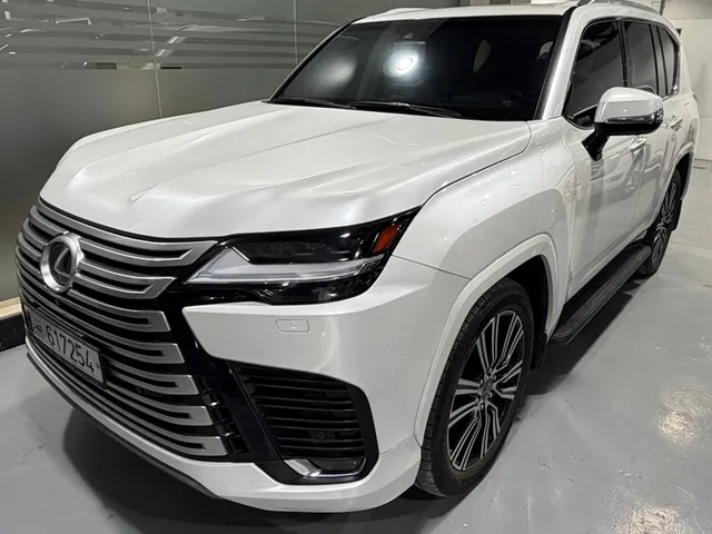 Photo of 2024 Lexus LX 600