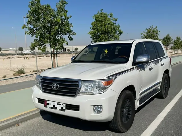 صورة 2014 تويوتا لاند كروزر GXR Limited
