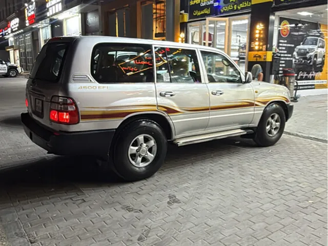 Photo of 2004 Toyota Land Cruiser GX