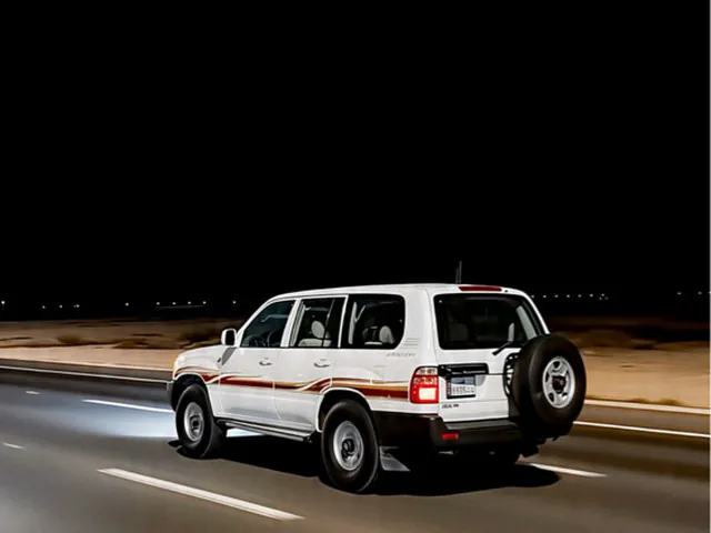 صورة 2005 تويوتا لاند كروزر GX