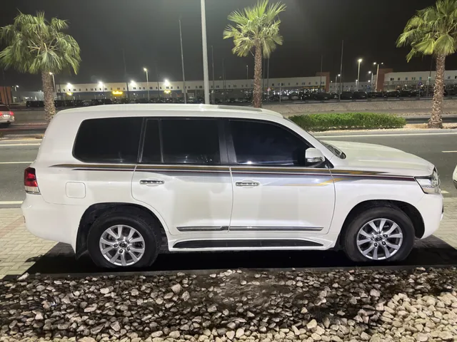 Photo of 2016 Toyota Land Cruiser GXR