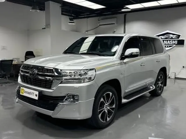 صورة 2021 تويوتا لاند كروزر VXR