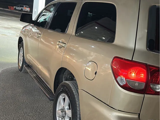 Photo of 2011 Toyota Sequoia Limited