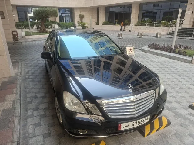 صورة 2010 مرسيدس-بنز E 200