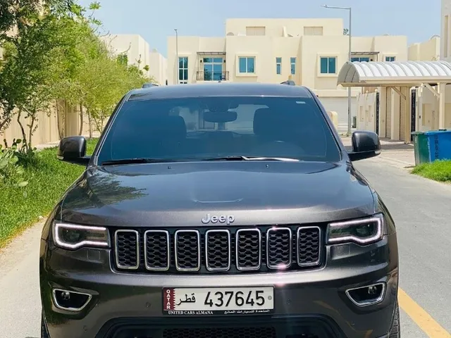Photo of 2021 Jeep Grand Cherokee Laredo