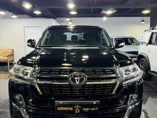 صورة 2018 تويوتا لاند كروزر VXR