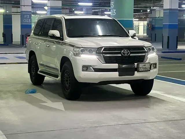 صورة 2018 تويوتا لاند كروزر GXR