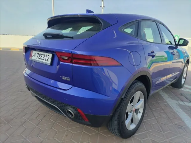 صورة 2019 جاكوار E-Pace S