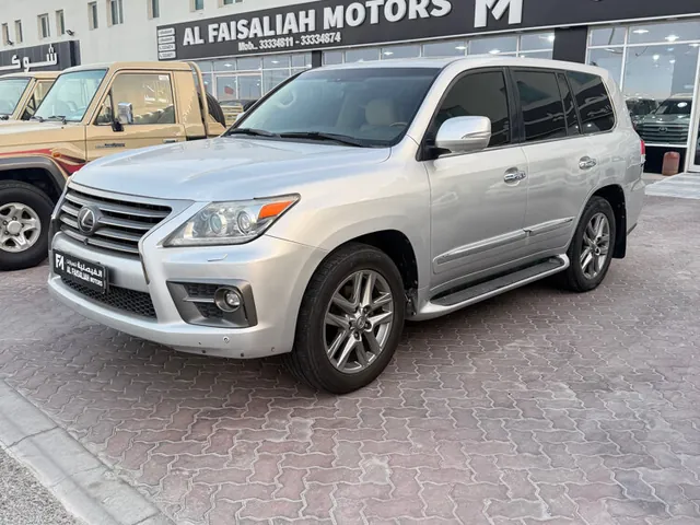 Photo of 2014 Lexus LX 570