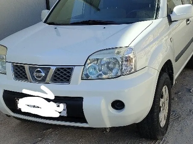 صورة 2011 نيسان اكس-تريل SV