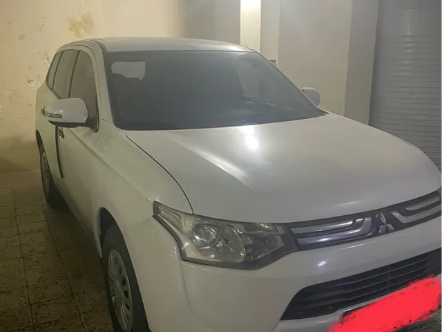 صورة 2014 ميتسوبيشي أوتلاندر