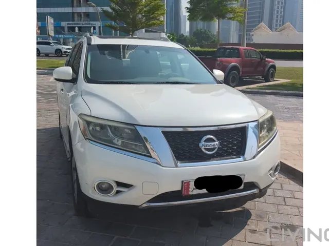 Photo of 2014 Nissan Pathfinder SV