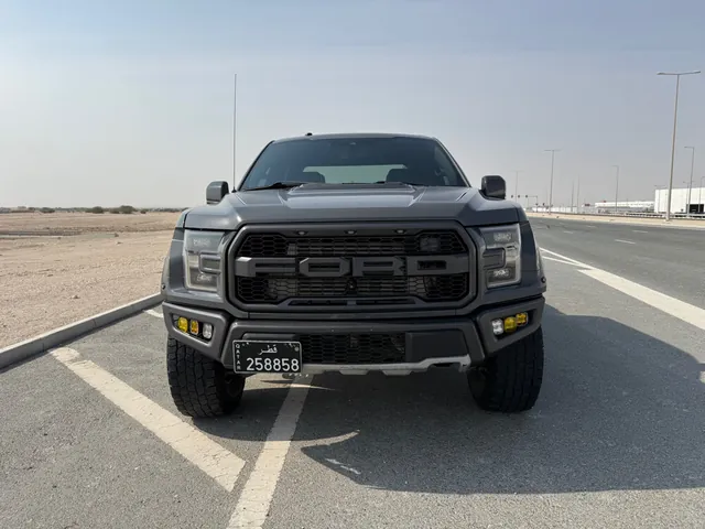 صورة 2020 فورد F-150 رابتور