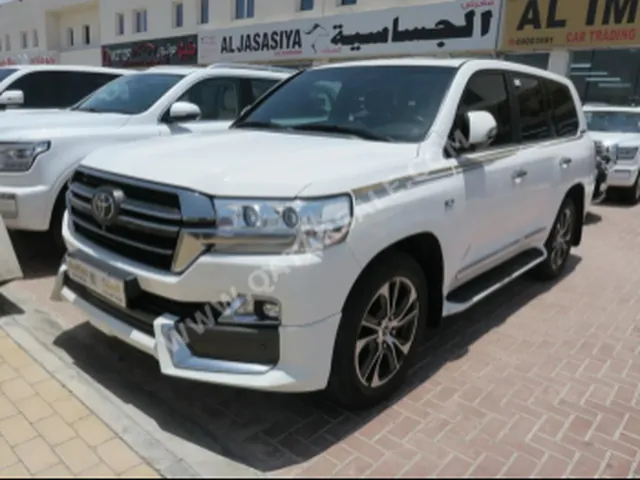 صورة 2020 تويوتا لاند كروزر VXR جراند تورينج S