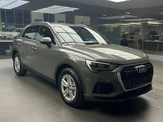 صورة 2022 أودي Q3 40 TFSI Quattro
