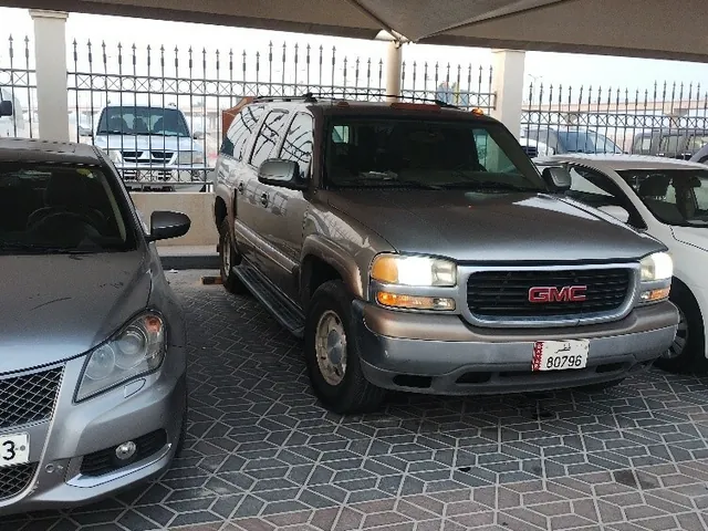Photo of 2003 GMC Suburban