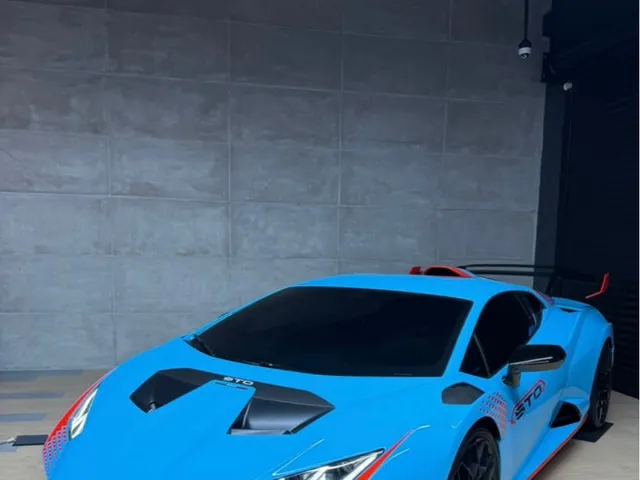 Photo of 2023 Lamborghini Huracan STO