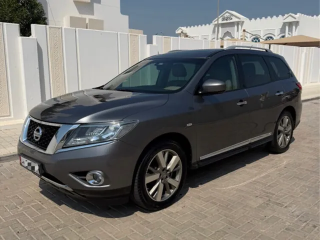 صورة 2016 نيسان باثفايندر SV