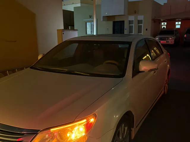 Photo of 2012 Toyota Avalon XL