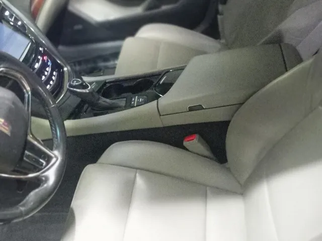 صورة 2017 كاديلاك CT5 V-بلاك وينغ