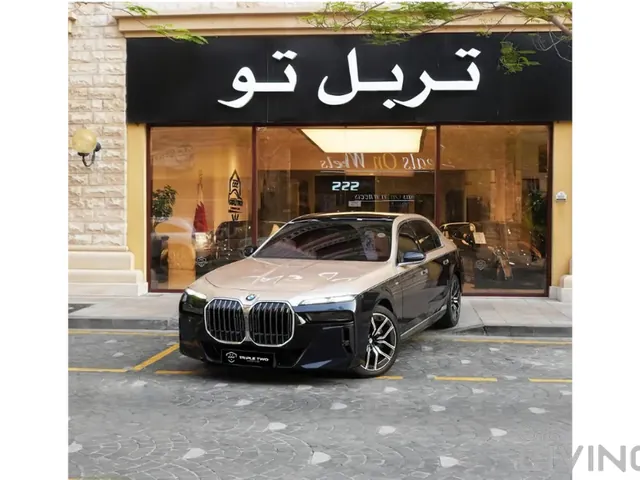 صورة 2023 بي إم دبليو الفئة السابعة 740i