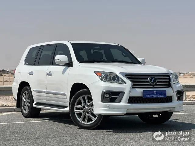 Photo of 2014 Lexus LX 570