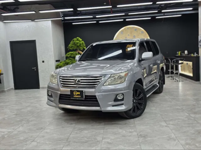 صورة 2009 لكزس LX 570