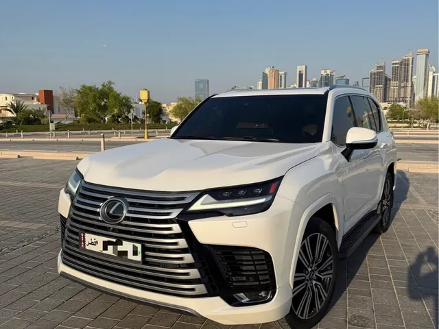 صورة 2022 لكزس LX 600 لكجري