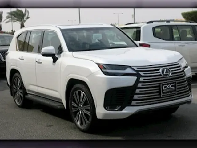 صورة 2024 لكزس LX 600 لكجري