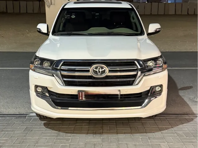 صورة 2019 تويوتا لاند كروزر GXR